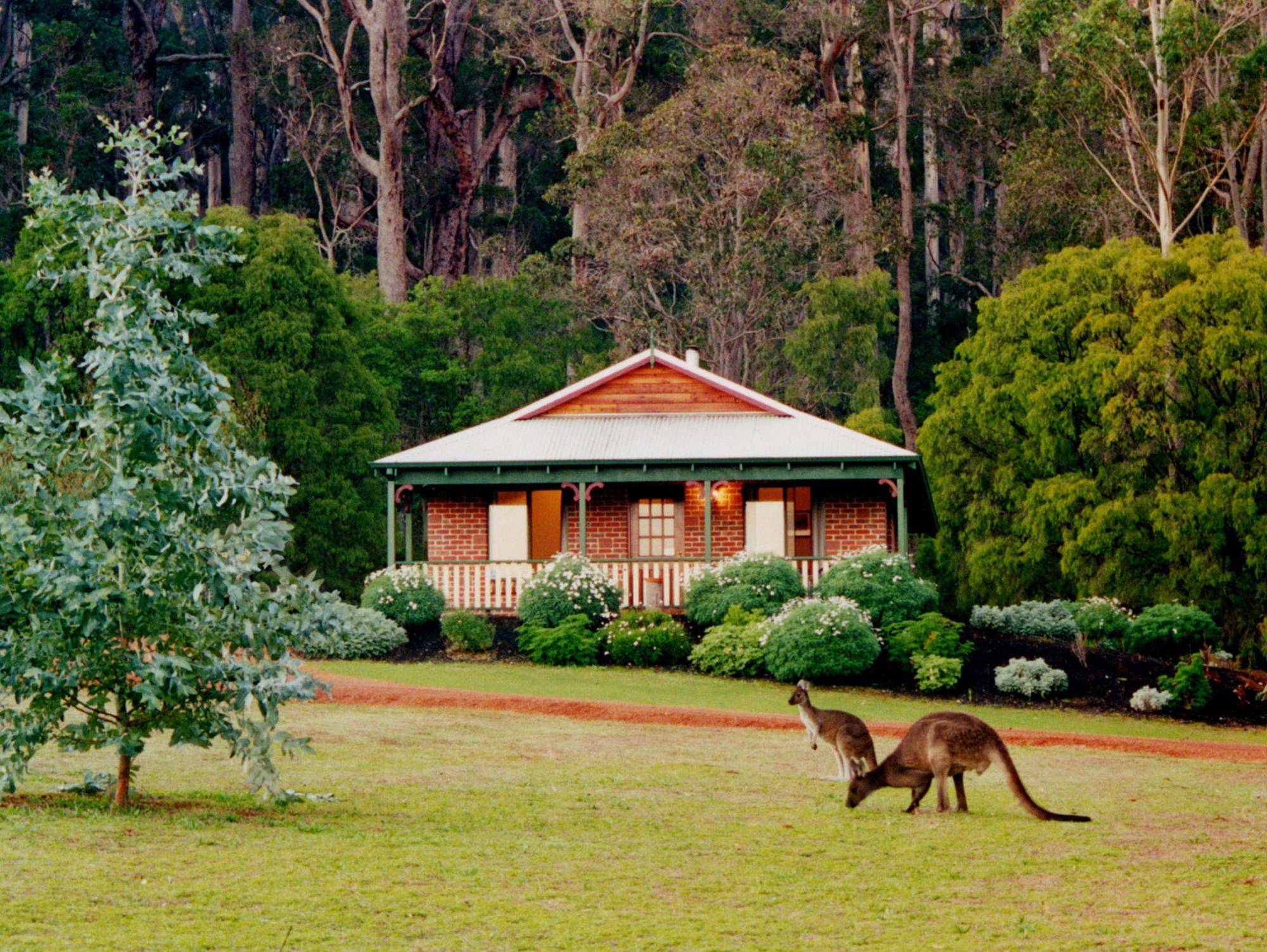 Karri Valley Chalets Pemberton Exterior photo